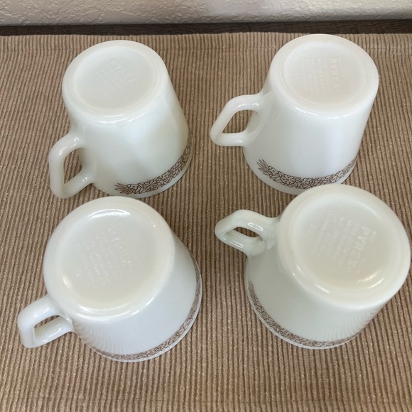 Pyrex - Picture 4 of 5